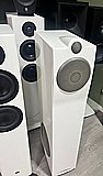 Octave 6 Limited Edition floor-standing מתצוגה של החנות Octave 6 Limited Edition floor-standing מתצוגה של החנות