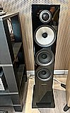 B&W 704 S2 מתצוגה B&W 704 S2 מתצוגה