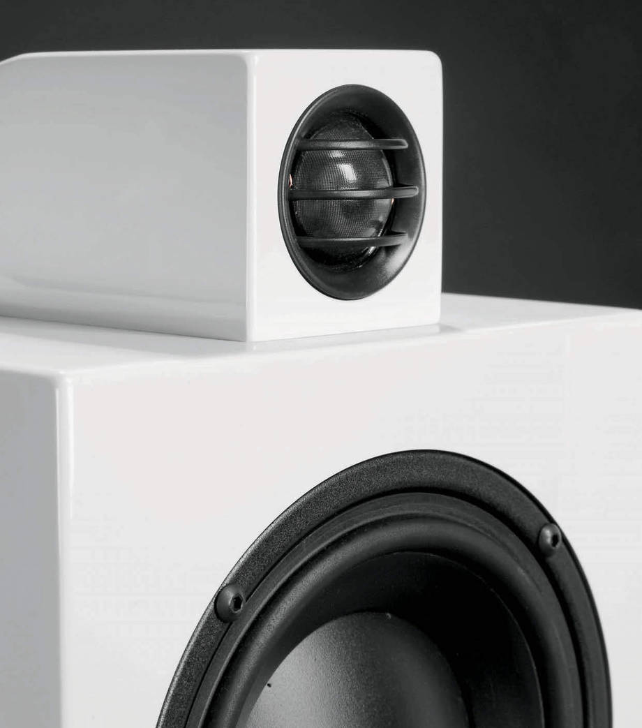 Crossover חנות סטריאו וקולנוע ביתי OCTAVE SIGNATURE BOOKSHELF